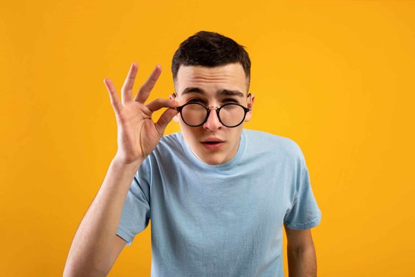 How can tourists experience interactive historical debates in Oxford?